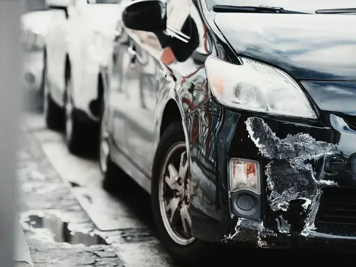 Car crash consultation for left turn injury claim in Palm Valley Litchfield Park